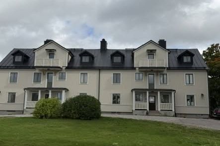 Nyrenoverad 3 rok med balkong i Hjärsta