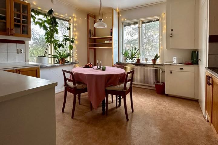 Inneboende 15 kvm nära Stureby T-bana