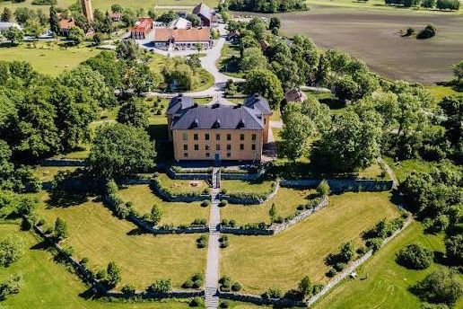 Ljus 2:a med sjöglimt & uteplats i Sigtuna