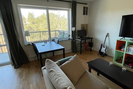 Nybyggd etta i Rissne med balkong