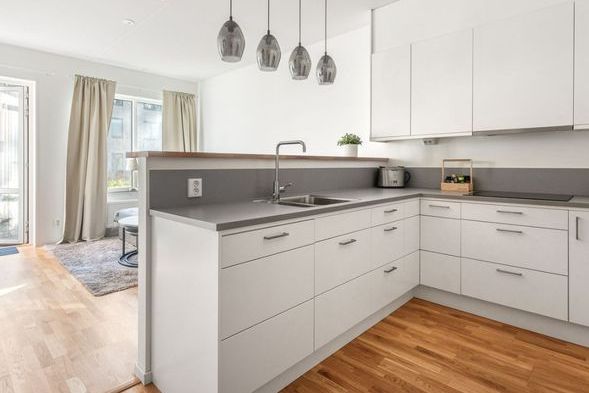 Modern 2:a med uteplats i Jakobsberg