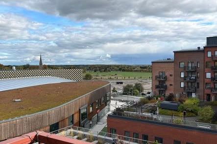 Fräsch möblerad etta vid Gränbystaden