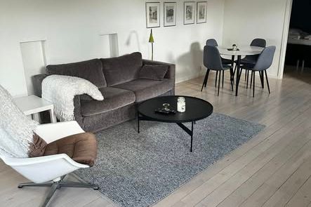 Möblerad 2:a i Hagalund, nära natur