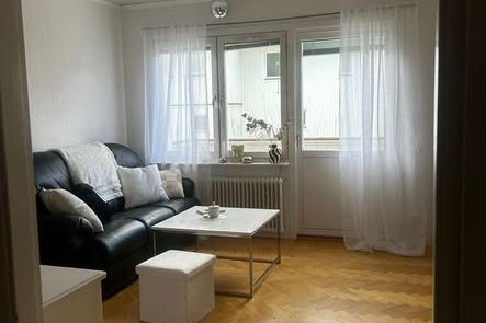 Mysig 2:a med balkong på Östermalm
