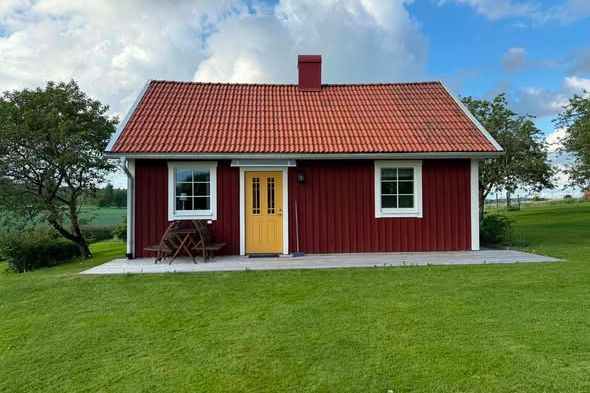 Mysigt möblerat gårdshus nära Örebro