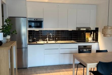 Ljus 2:a med balkong i Brunnshög