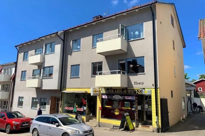 2 rok med balkong i centrala Alvesta