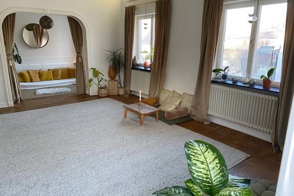Rum i unikt yogaboende i Älvsjö