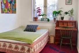 Mysigt rum vid Slottskogen – allt ingår