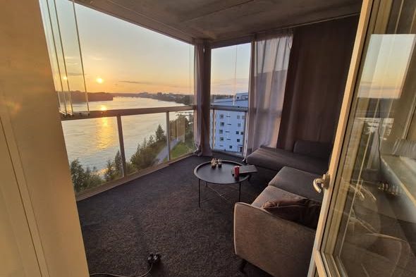 Modern 2:a med balkong på Öbacka Strand