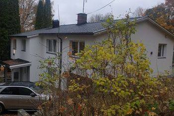 Rymlig 5 rok med takterrass i Segeltorp