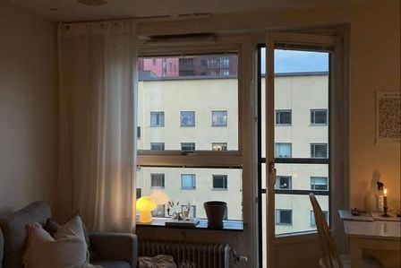 Mysig etta med ljusinsläpp i Kallebäck