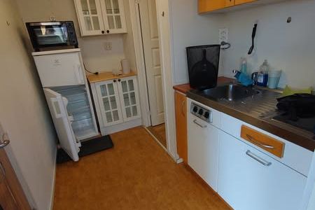 Minietta i Tumba med egen ingång & WiFi