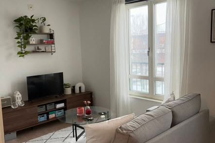 Möblerad etta nära högskolan uthyres