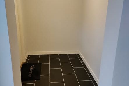 Nyrenoverad 1:a i Löderup med parkering