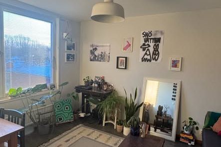 Möblerad 2:a i Tybble nära universitet