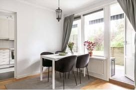 Mysig 1,5a med stor terrass i Backa