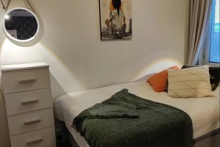 Studentrum nära Svingeln med balkong