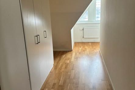 Ljus 3:a högst upp på Herkulesgatan