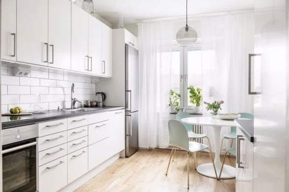 2 rok i Hägerstensåsen nära t-bana