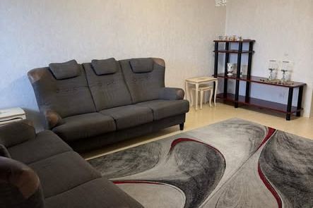 3 rok med stor balkong i Spånga