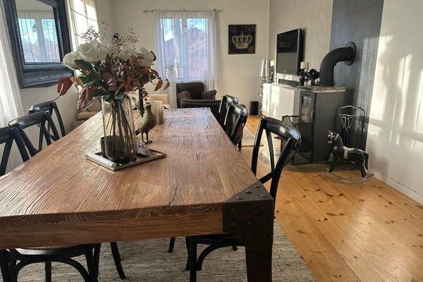 Charmigt rum i villa nära natur och pendlingsmöjligheter