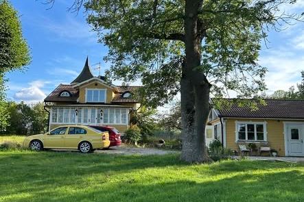 Attefallshus med sjötomt på Drottningholm