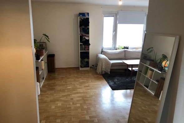 Stor 2:a i Flatås med balkong