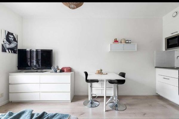 Möblerad 2:a i Solna nära T-bana