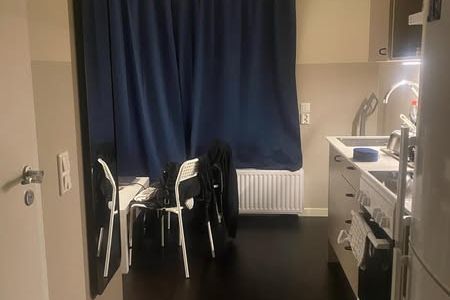 Nybyggd studentetta med balkong i Spånga