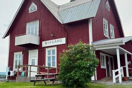 2 rok på 80 m² – lantligt nära stan