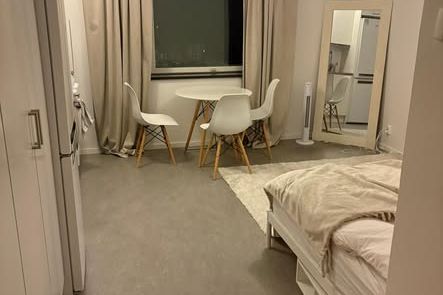 Fräsch studentetta i Tensta – 1:a hand