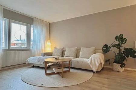3a med balkong nära Väla köpcentrum