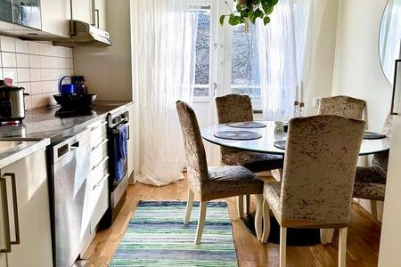 Rymlig 3:a i Vårberg nära natur och city