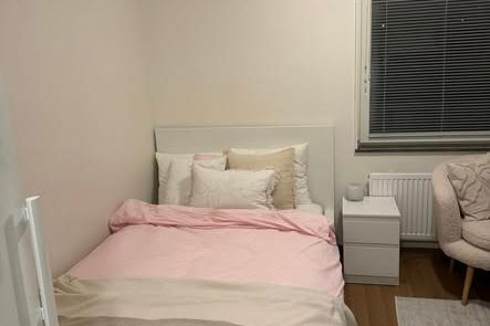 Möblerad studentetta nära universitetet