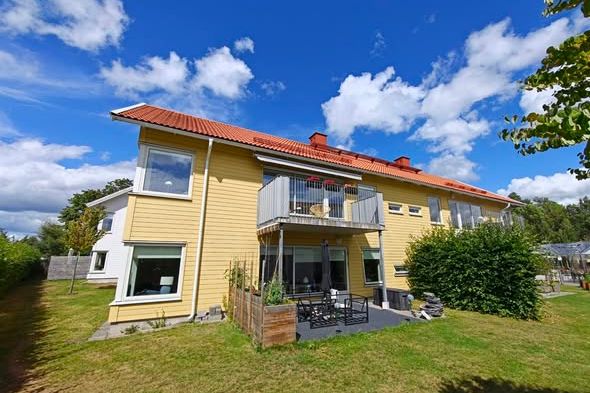 Trivsam 3a i Hovshaga med balkong