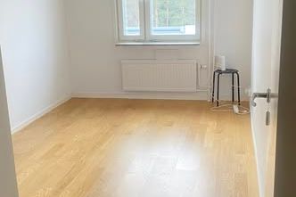 Rum uthyres i Mariehem – hiss & wifi