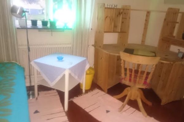 Möblerat rum med pentry i Saltsjö-Duvnäs