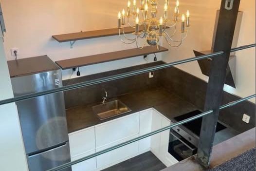 Charmigt Attefallshus nära hav & stadsliv