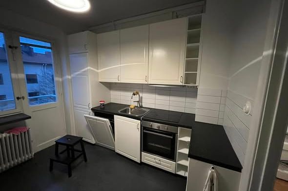 Ljus 4:a högst upp med 2 balkonger