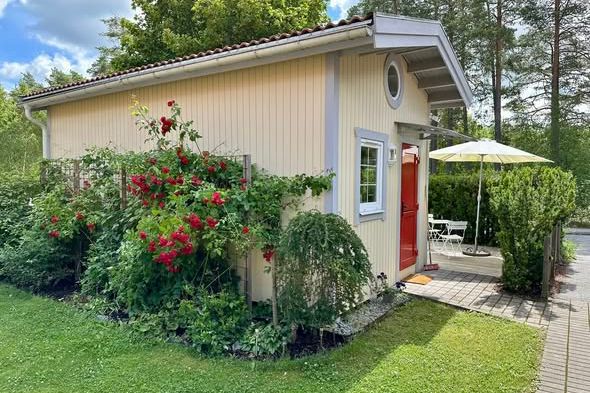 Attefallshus i Tullinge – nära pendeln