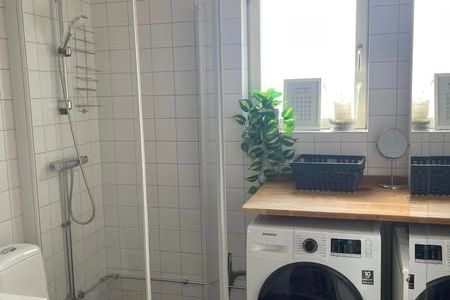 Möblerad 2a med balkong nära tunnelbanan