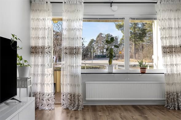 Trevlig 3:a i Vallentuna nära tåg