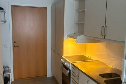 Möblerad 1:a på Söder – nära JU