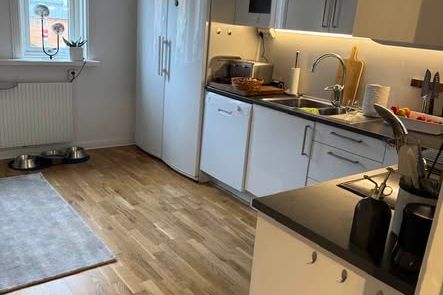 Charmig 3,5:a med balkong mot Storsjön