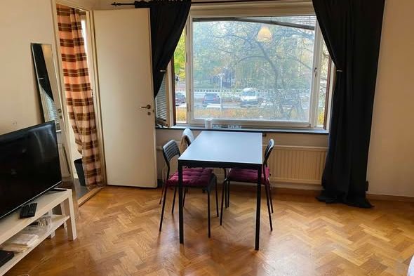 Central etta nära stationen, 24 kvm