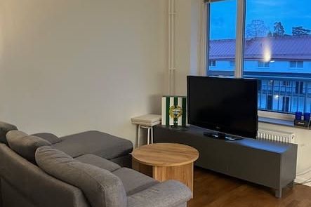 Möblerad 1:a med balkong i Örby