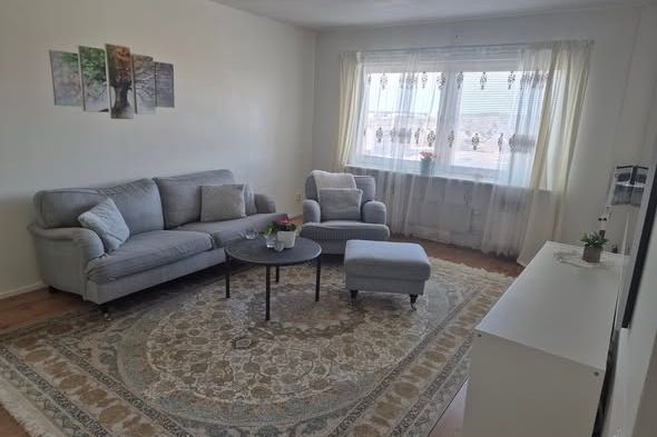 Ljus 2:a 66 kvm med balkong – Erikslund