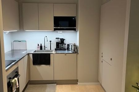 Lyxig 2:a med balkong och faciliteter i Solna