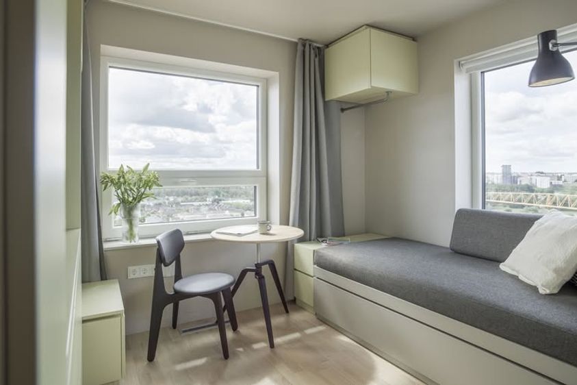 Furnished Studio w/ View – Students